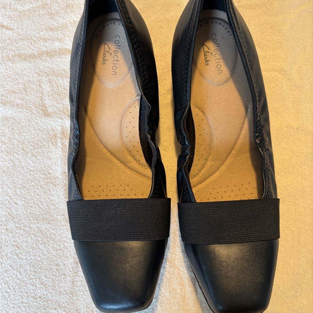 Clarks Women's Black Leather Flats